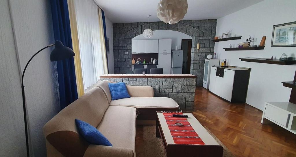 Apartman Ksenija Джяково Экстерьер фото