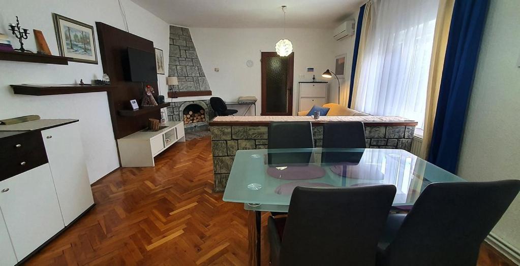 Apartman Ksenija Джяково Экстерьер фото